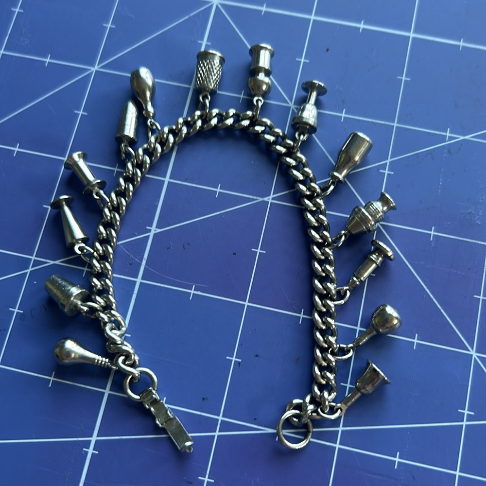 Vintage Enco 14 charms bracelet 6.5” fold over closure brutalist silvertone EUC - Picture 4 of 6